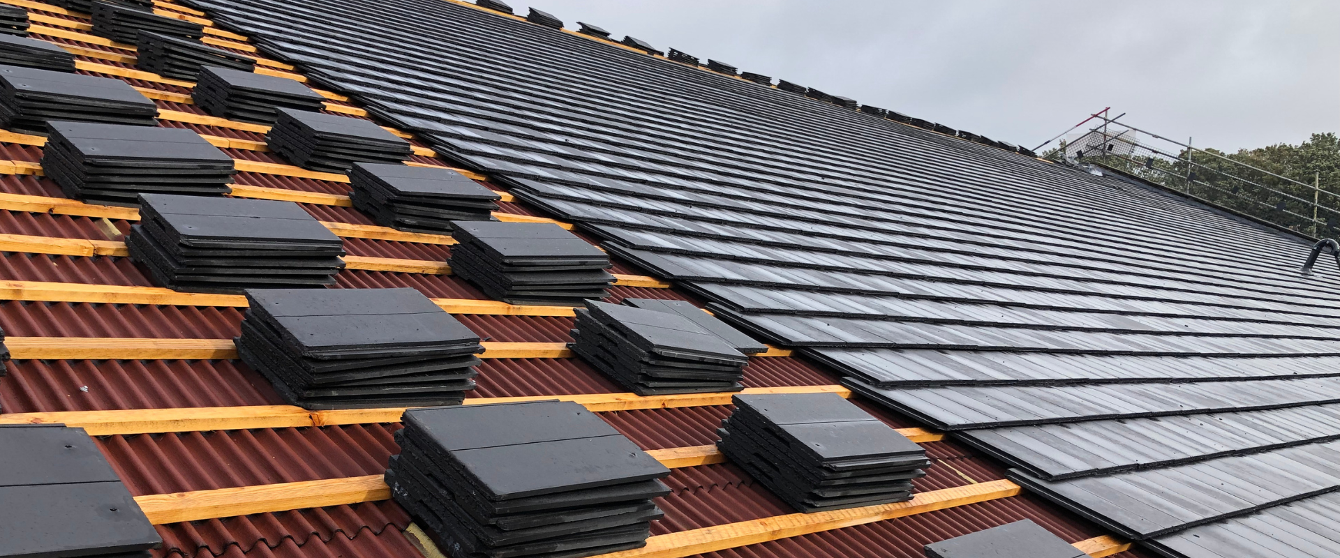 Northstone tiles with ISOLINE LOW LINE