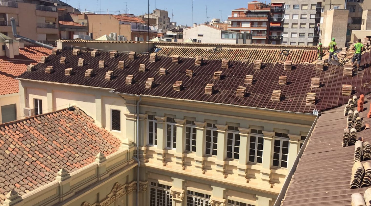 heritage building with isoline low line