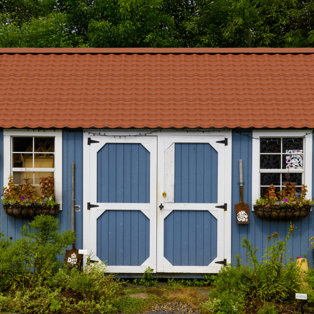 INNOLINE® Sienna Wood Shelter
