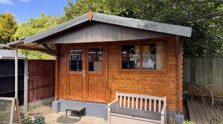 Shed makeover with onduline easyfix