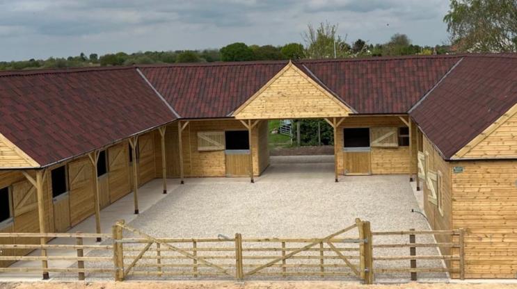 ONDUVILLA stables