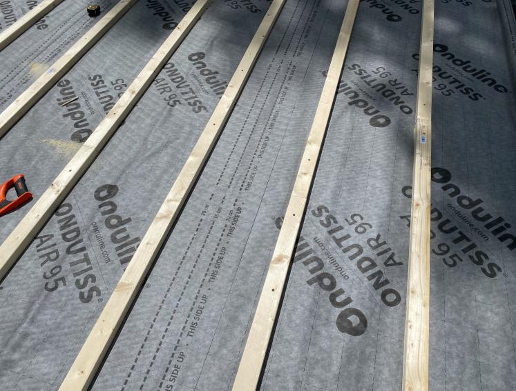 Image of Onduline's roof membrane, ONDUTISS, underneath wooden battens