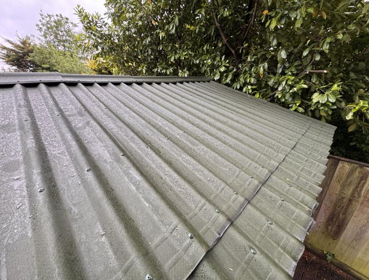 Onduline corrugated roofing sheets in green