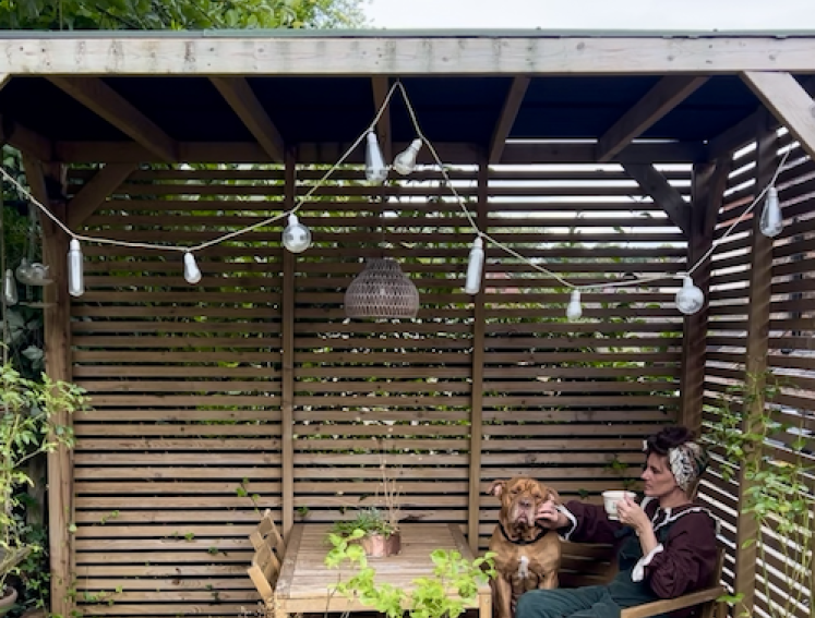 Kelly's pergola featuring ONDULINE CLASSIC in green