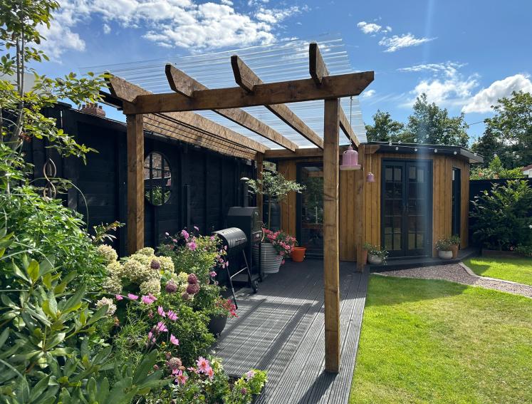 Sammy Stringers pergola featuring ONDUCLAIR PC sheets