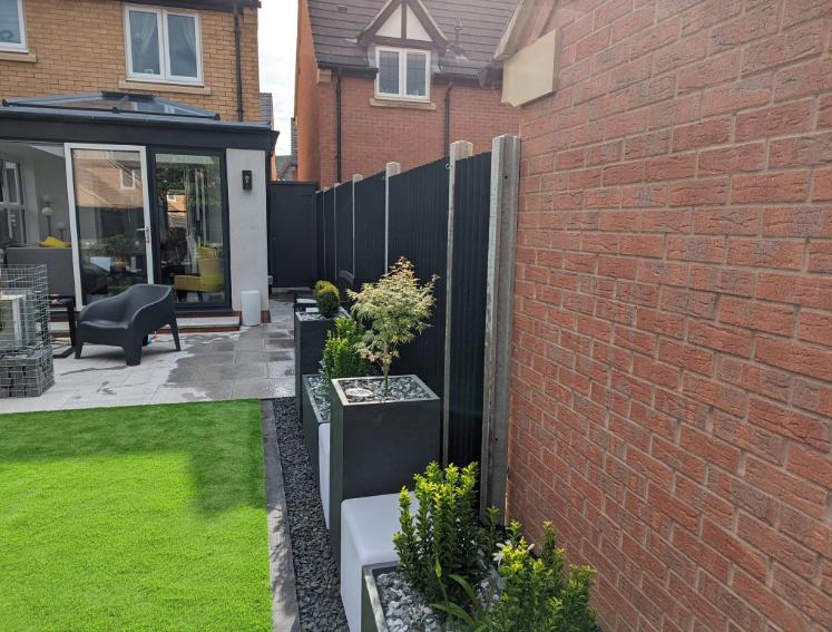 ONDULINE CLASSIC sheets used as cladding on garden fence