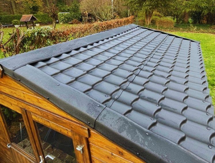 A tiled effect shed roof featuring INNOLINE roofing sheets