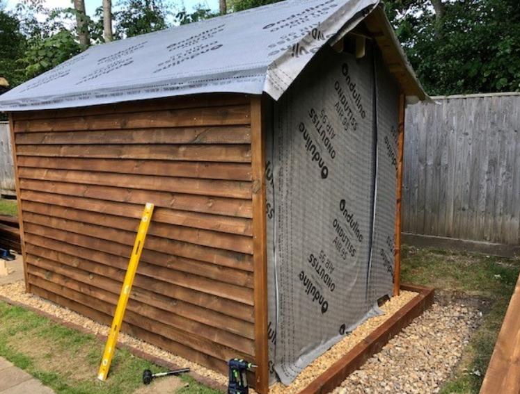Garden shed with ONDUTISS AIR