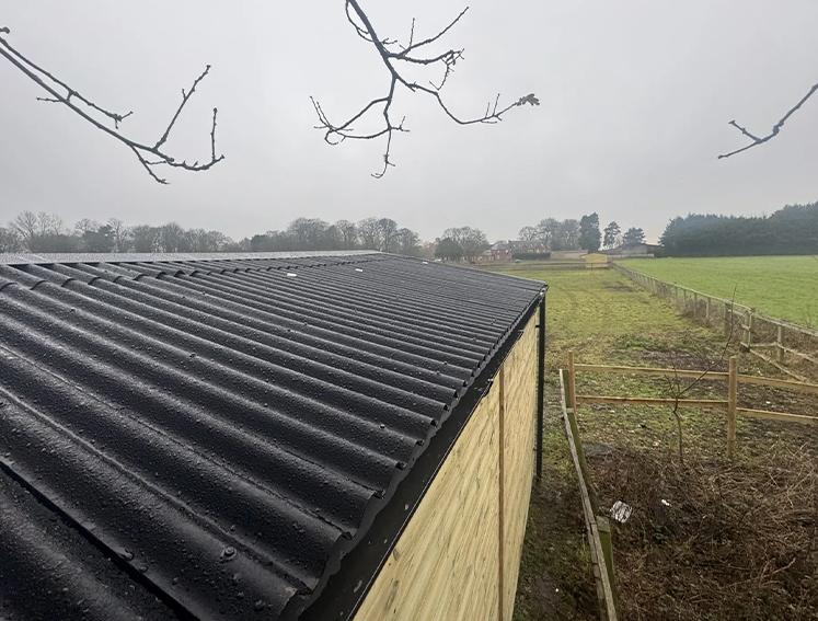 Outbuilding with Onduline roof sheets