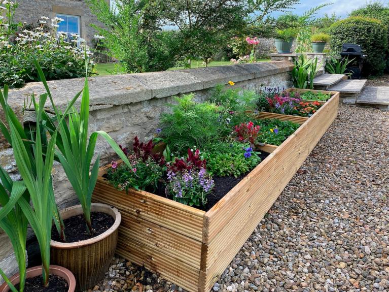 Garden bed